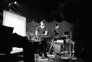 30jun02_034.jpg  886 x 600