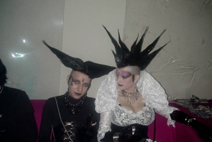i_edge6_105.jpg 93,2 KB (897 x 600)