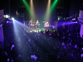 t_edge6_402.jpg 139 KB (800 x 600)
