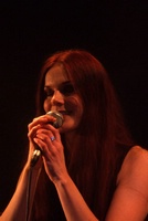 kari01_010.jpg 37,6 KB (401 x 600)