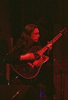 0903ava007.jpg 21 KB 340 x 500