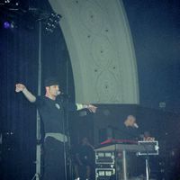 DE/VISION